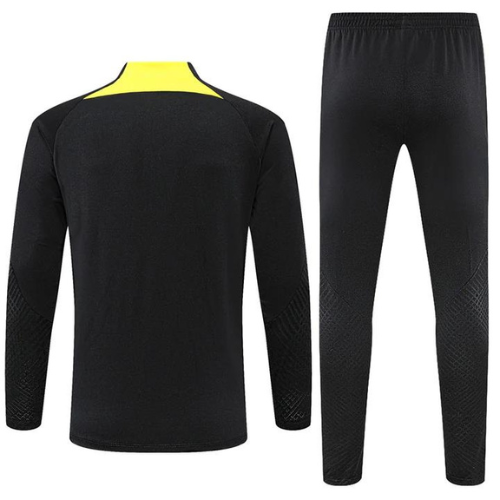 KIT CHAQUETA NEGRA Y AMARILLA + CHÁNDAL PSG 2022/23